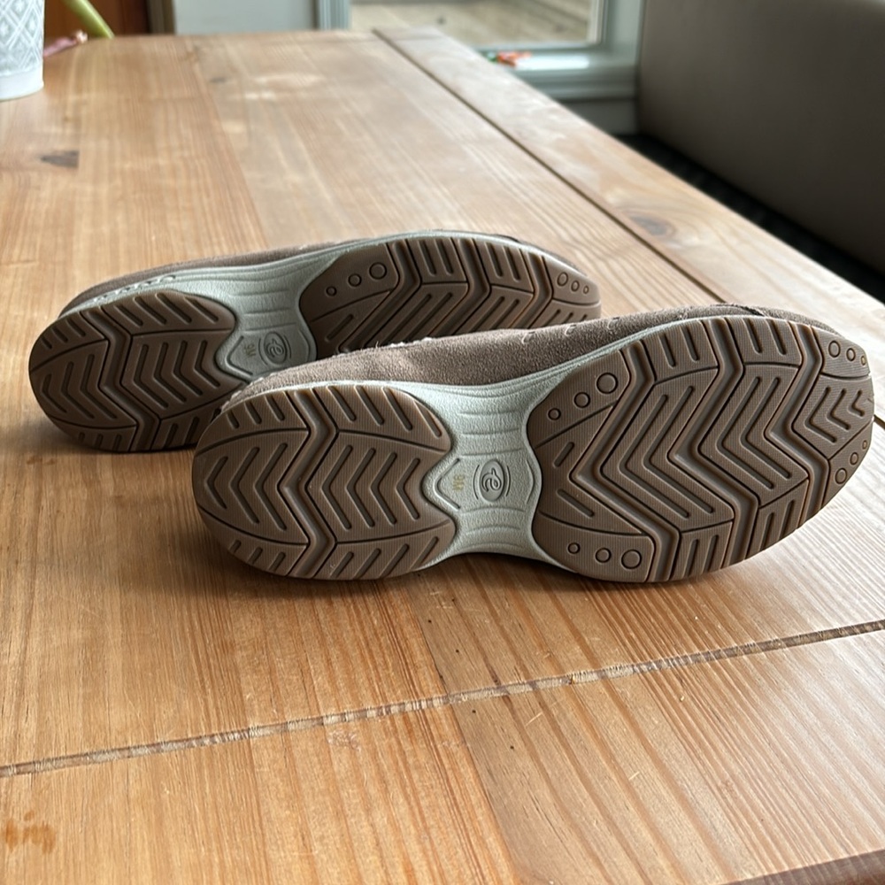 New in Box - Easy Spirit Men’s Travel Fuzz Clogs - Picture 6 of 13